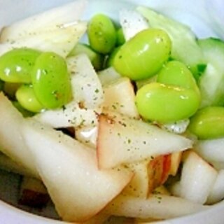 林檎、枝豆、胡瓜のハーブドレッシングサラダ